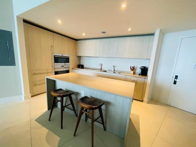 Stay At The Top With Amazing Views By Rent4Us Hollywood Exteriör bild
